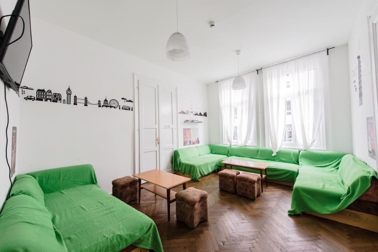 Budapest Party Hostel At Udvarom エクステリア 写真