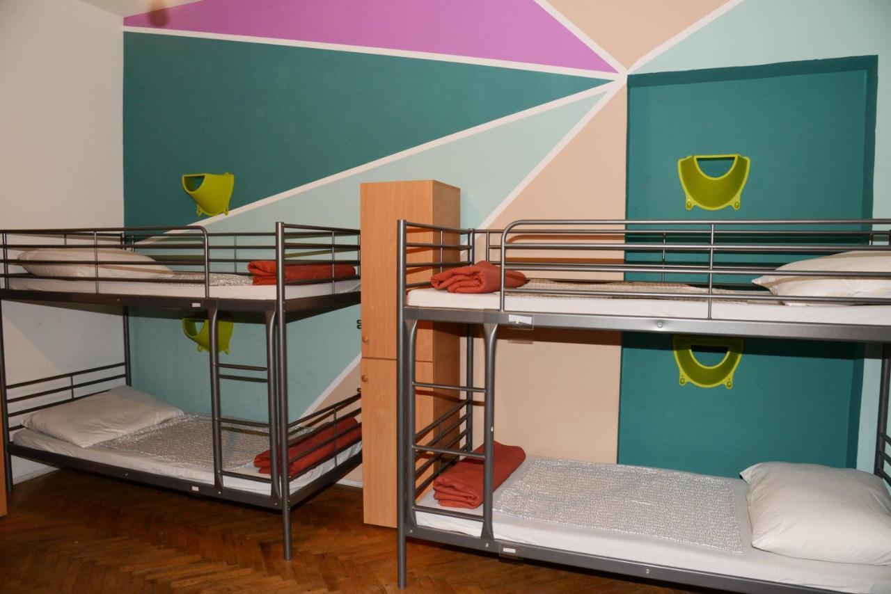 Budapest Party Hostel At Udvarom エクステリア 写真