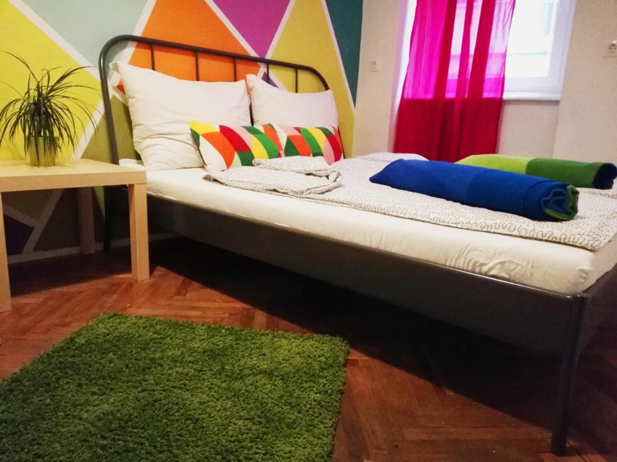 Budapest Party Hostel At Udvarom エクステリア 写真